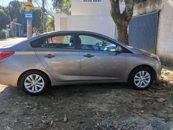 HYUNDAI HB20S 1.6 COMFORT PLUS 16V FLEX 4P MANUAL